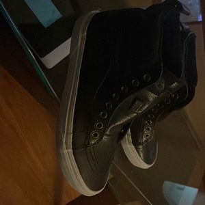 Vans leather boots US 7 1/2